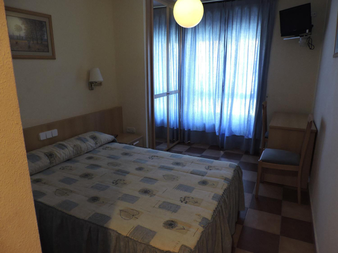 Others 5, Hostal Mirasierra, Madrid