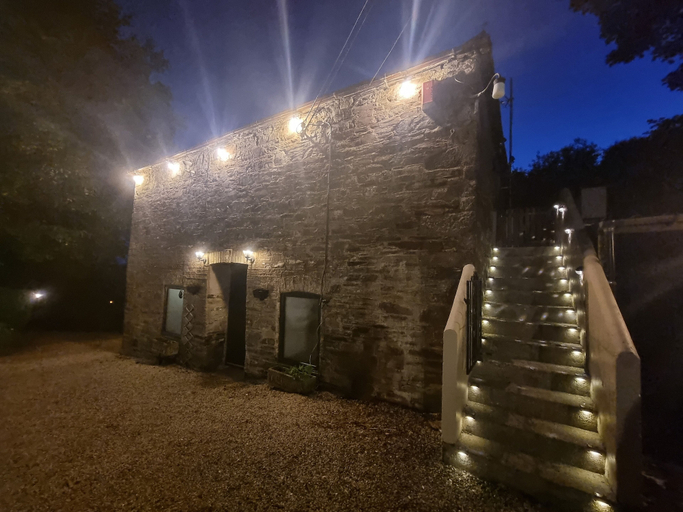 Exterior & Views 2, Stunning 2-bed House in Saint Columb, Cornwall