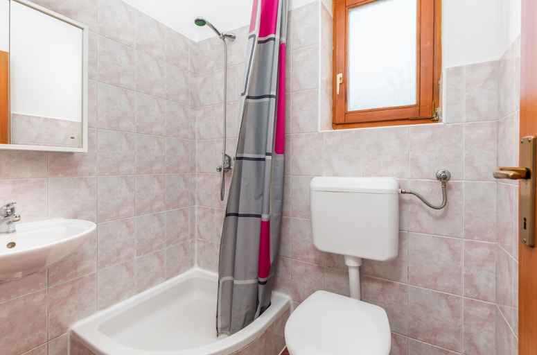 Bathroom 3, Apartment 365, Fažana