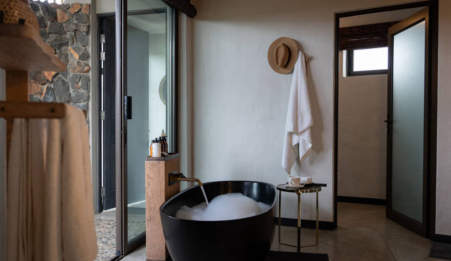 Bathroom, Euphorbia Mashatu, Tuli