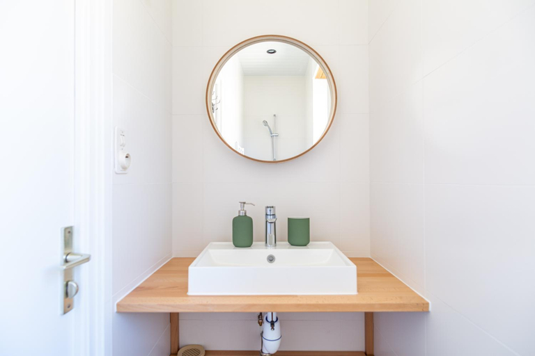 Bathroom, Loustic, Finistère