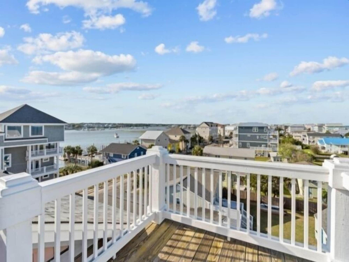 Property grounds 2, Almost Heaven 4 Bedroom Home by RedAwning, New Hanover