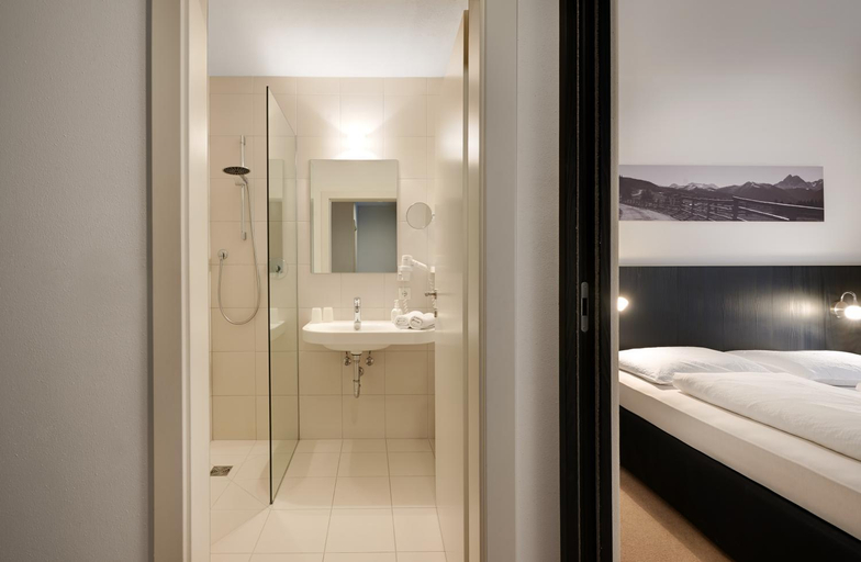 Bedroom 3, Hotel Tirolerhof, Bolzano