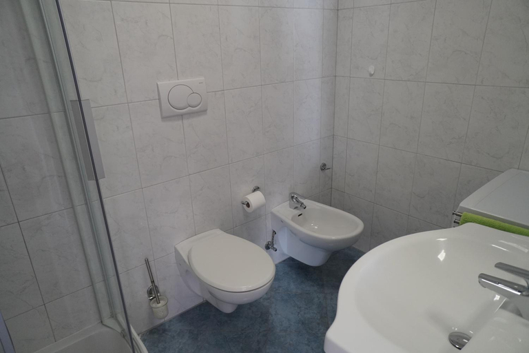 Bathroom 3, Apartment Roma, Bolzano