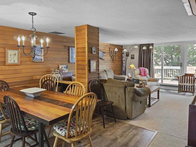Clocktower 4 Bedroom Condo by RedAwning, Windsor