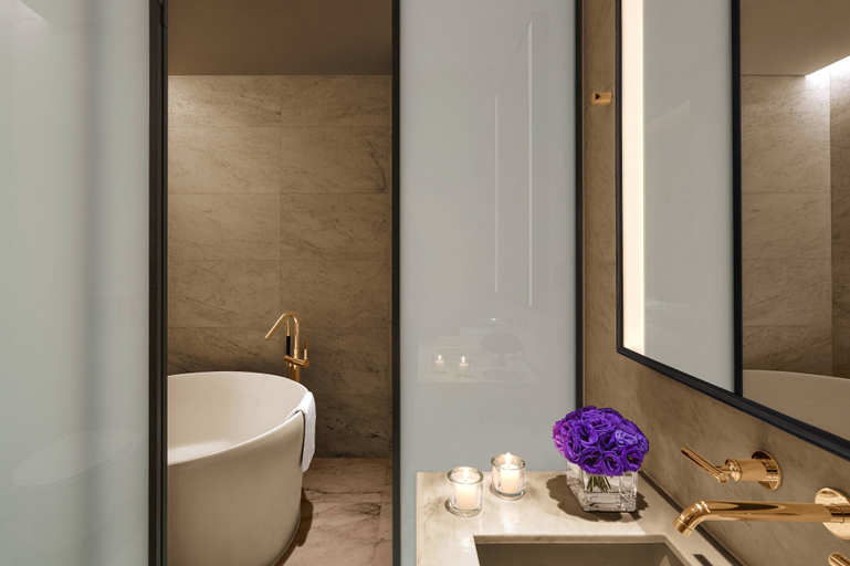 Bathroom 28