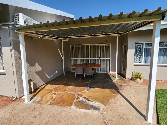 Others 3, Midway Overnight Rooms, Frances Baard