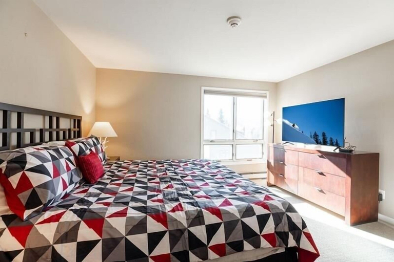 Room 5, Breakaway West Convenient Condo Near Vail Village by RedAwning, Eagle