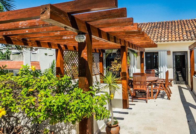 Outdoor dining 2, Royal Palms 10 2 Bedroom Condo by RedAwning, Cozumel