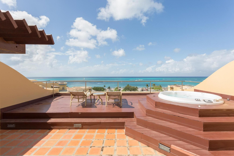 Others 5, Oceanfront Penthouse 4BR w Roof Top Deck w Jacuzzi Eagle Beach