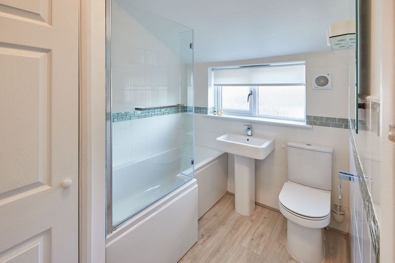 Room 2, Host Stay Artist House, Redcar and Cleveland