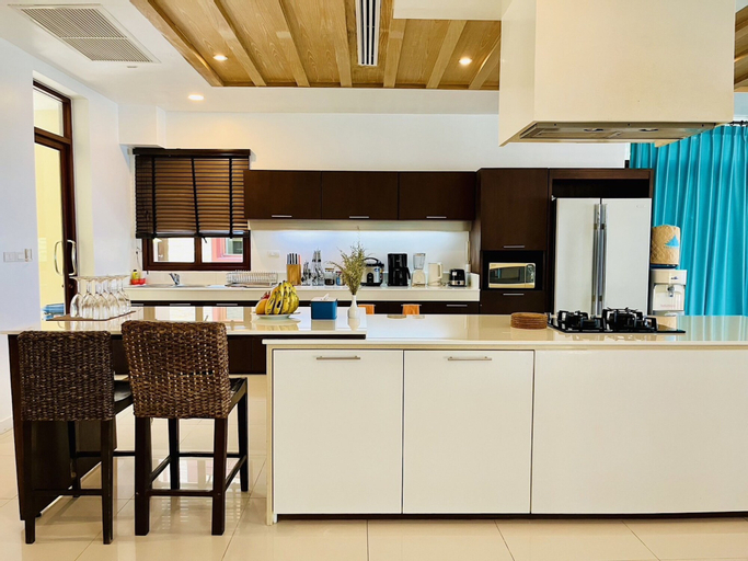 Dining Room 24