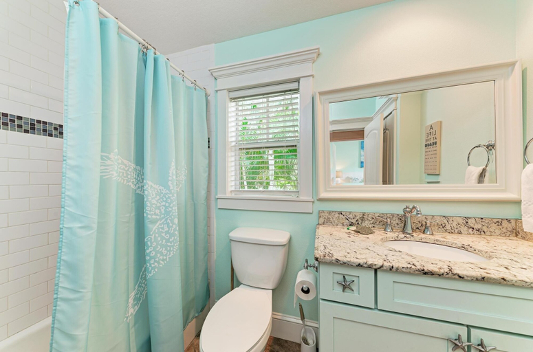 Bathroom, Caribbean Surf managed by Beach Retreats, Manatee