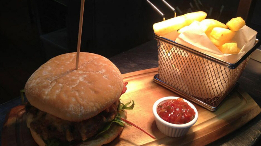 Food & Drinks 5, The Original Rosslyn Inn, Midlothian