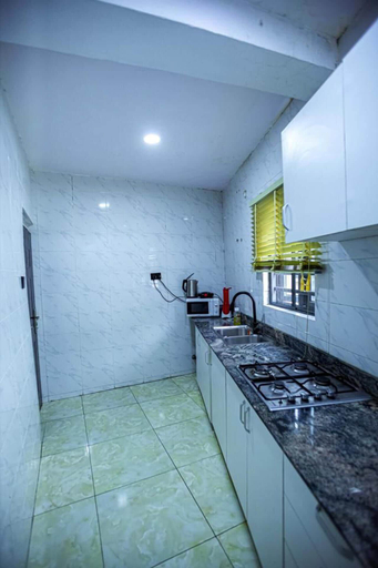 Others 5, Inviting 2-bed Apartment in Lagos, Shomolu