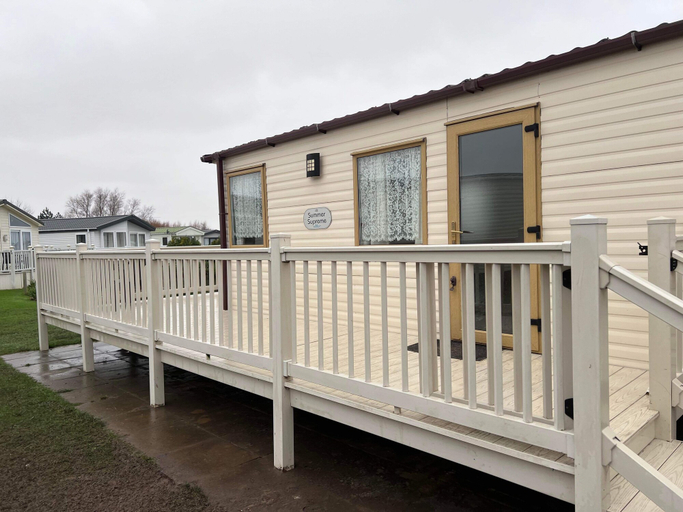 Exterior 5, Caravan - Sleeps 8 - Pets Ok - Parking, Cambridgeshire