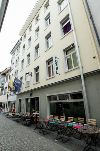 Exterior & Views 20