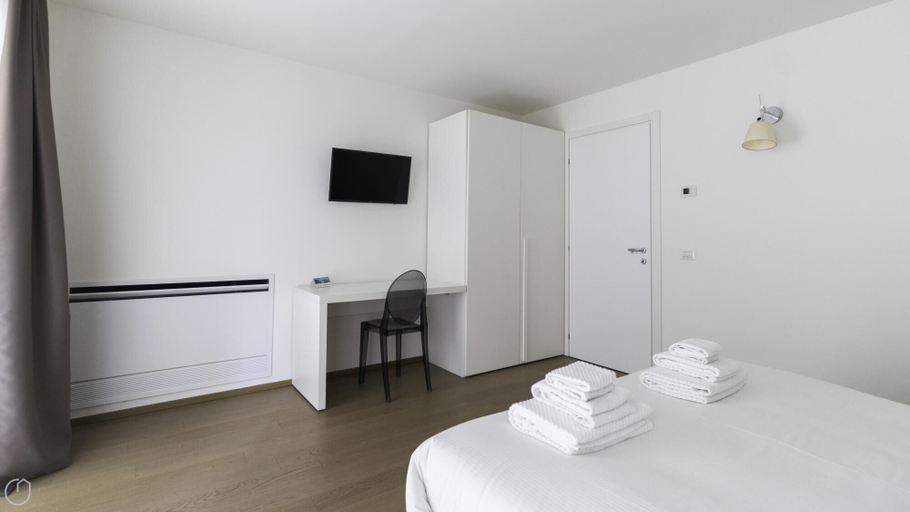 Room 3, Italianway - Corso Como 11 - 7, Milano