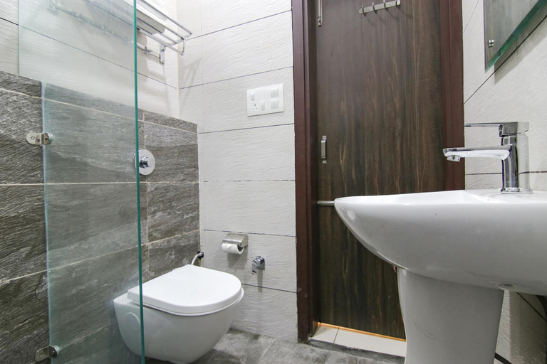 Bathroom, FabHotel Spring - Nr. Golden Temple, Amritsar