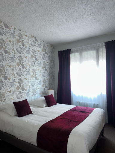 Bedroom 2, Logis Hotel-Restaurant La Coupe d'Or, Calvados