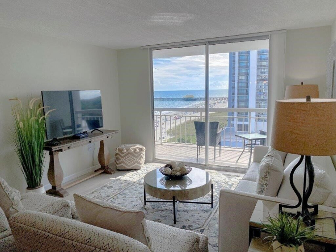 Living area 5, Stunning ocean view remodeled 2 bedroom 2 bath condo, 908 South Hampton 2 Condo, Horry