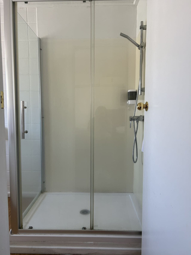 Bathroom 4, Tudor Motor Lodge, Hamilton