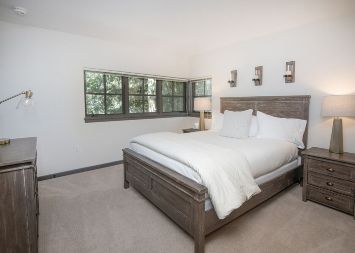 Room 2, Enclave 137 4 Bedroom Home by RedAwning, Eagle