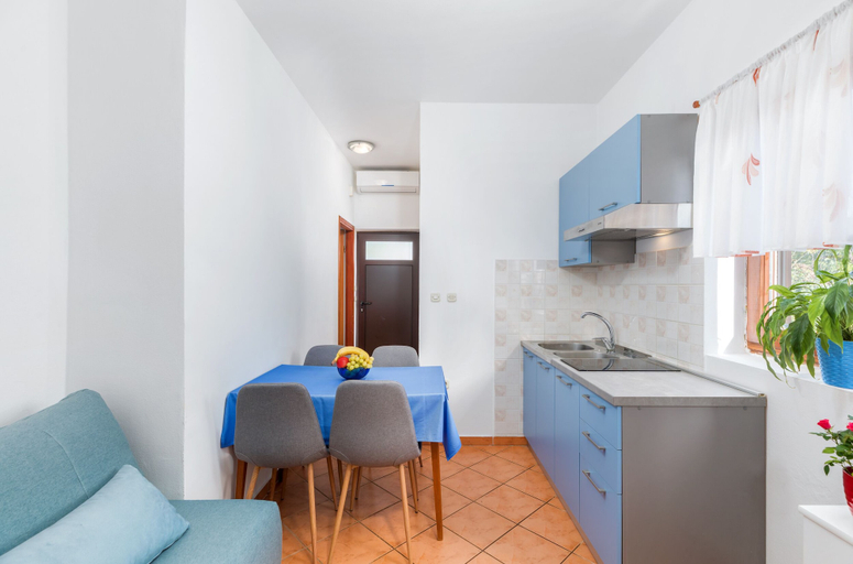 Others 5, Apartment 365, Fažana