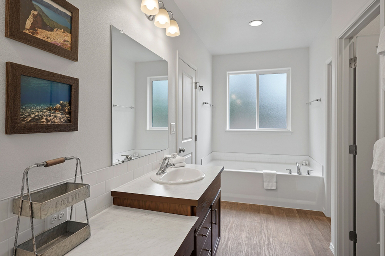 Bathroom 5, 172 Avocet 4 Bedroom Home by RedAwning, Deschutes
