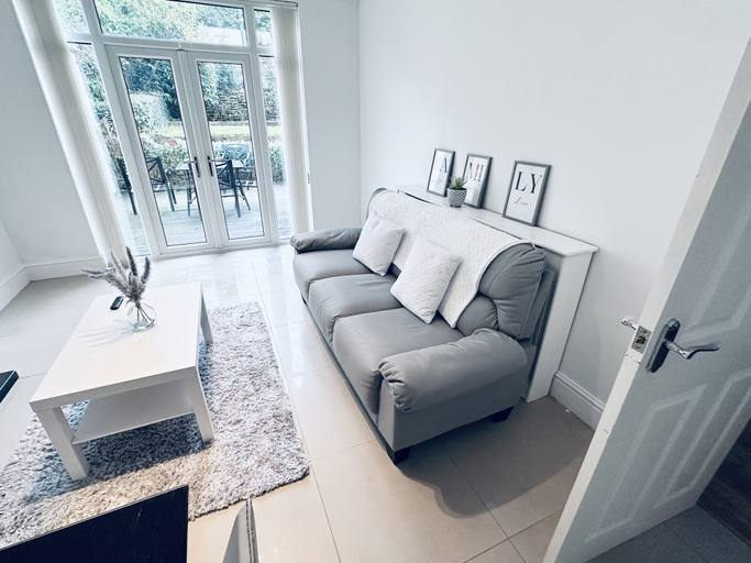 Others 3, Inviting 3-bed House in Nottingham Central, Nottingham