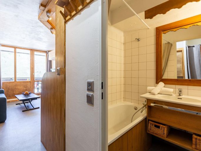 Bathroom 2, Studio Rond Point des Pistes - Val Claret-13 by Interhome, Savoie