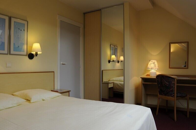 Bedroom 3, Hotel Limburgia, Limburg