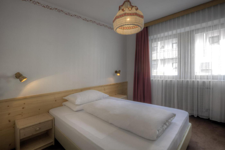 Bedroom 2, Hotel La Tambra, Bolzano