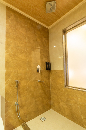 Bathroom 5, Rustic Wood Manali, Kullu