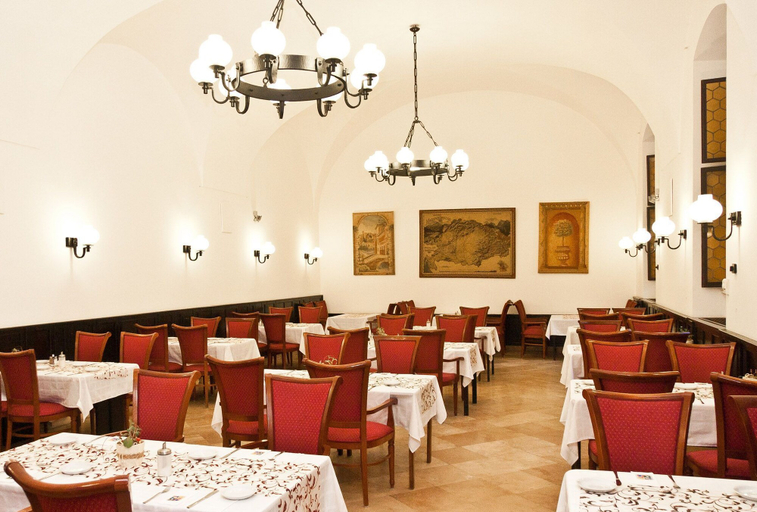 Food & Drinks 5, Klastrom Hotel, Győr