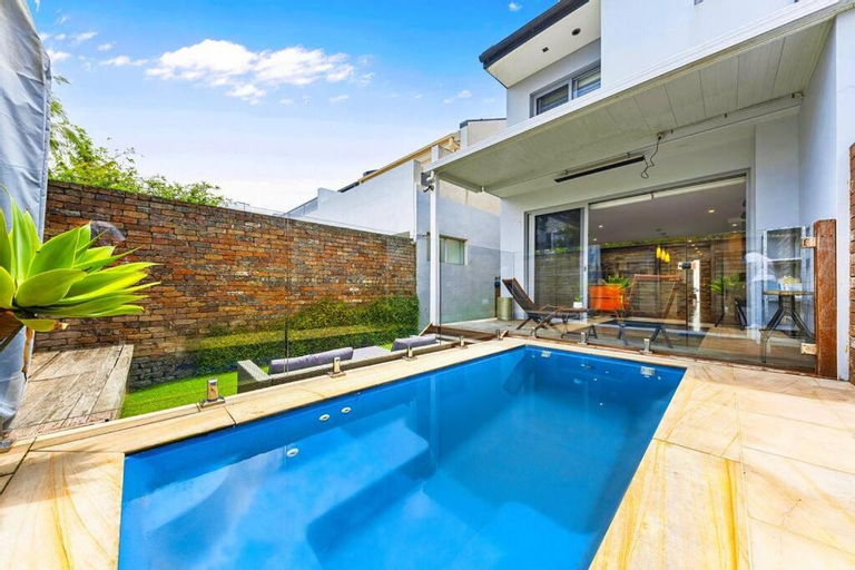Sport & Beauty 2, Convenient 4BR with Private Pool close to Airport, Sydney