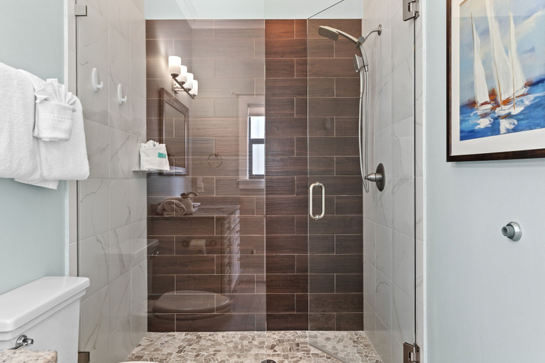 Bathroom 3, Sundaze 4 Bedroom Home by RedAwning, Walton