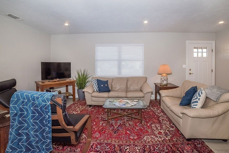 Living room 5, Anchorage Haus 3 Bedroom Home by RedAwning, Gillespie