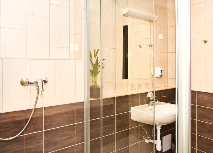 Bathroom 4, Klastrom Hotel, Győr
