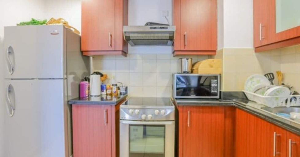 Private kitchen, Modern 2BR with Amazing Marina View, Dubai