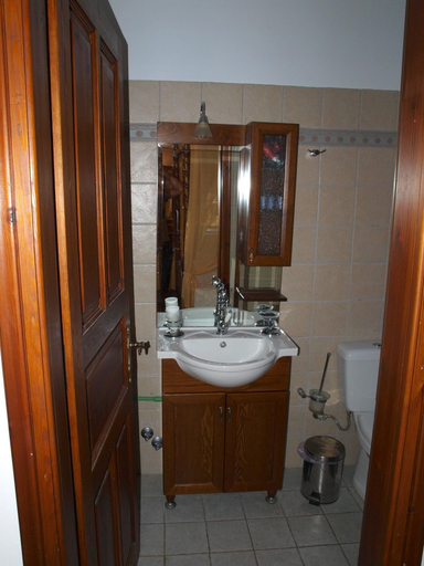 Room 4, Heliodora Superior Triple Room 5, Thessaly