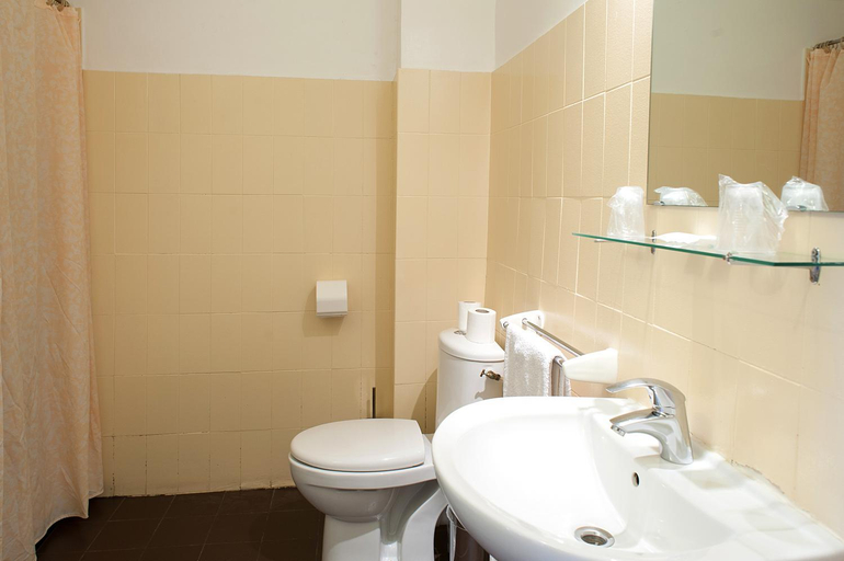 Bathroom 2, Hotel des Facultes, Rhône