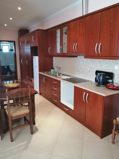 Kitchen 4, Helen's House, Sarandës