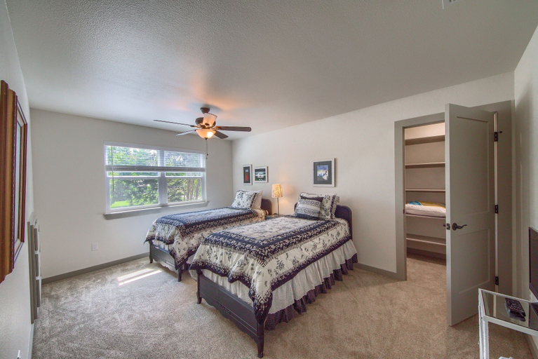 Room 4, Down River Haus Ld 727 3 Bedroom Home by RedAwning, Guadalupe