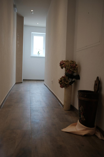 Others 5, Apart Felsenhof, Imst