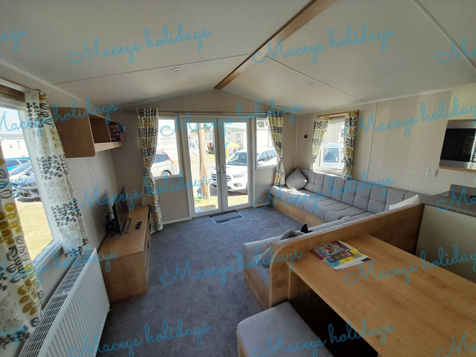 Others 5, Pet Friendly Caravan in Walton on the Naze, Essex