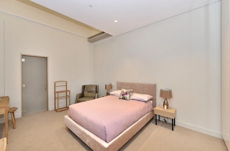 Bedroom 5, Charming 3-bed House in London, London