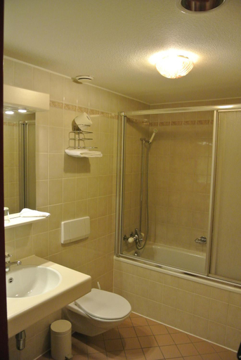 Bathroom 3, Auberge de la Reunion, Nyon