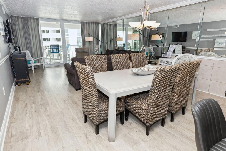 Food & Drinks, Shoreline Towers 1084 2 Bedroom Condo by RedAwning, Okaloosa