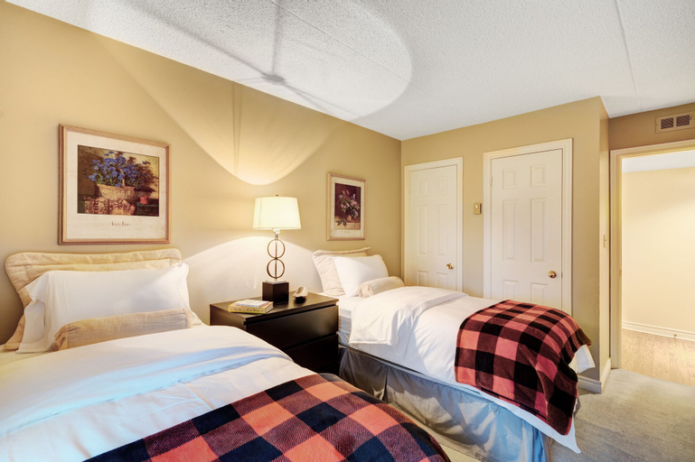Bedroom 2, Mountainwalk, Grey
